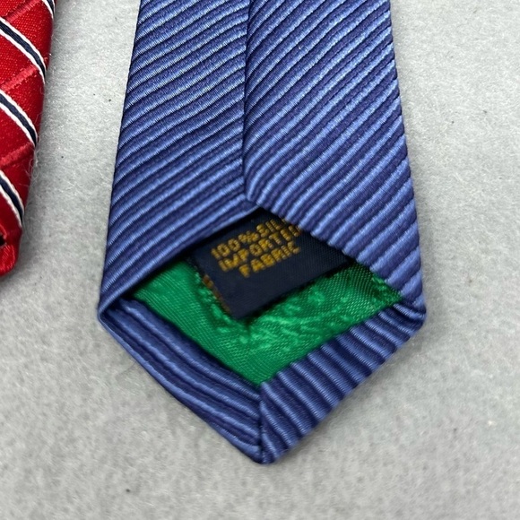TOMMY HILFIGER RED BLUE STRIPES SILK NECKTIE TIE, 3.5 x 56 - Picture 6 of 6